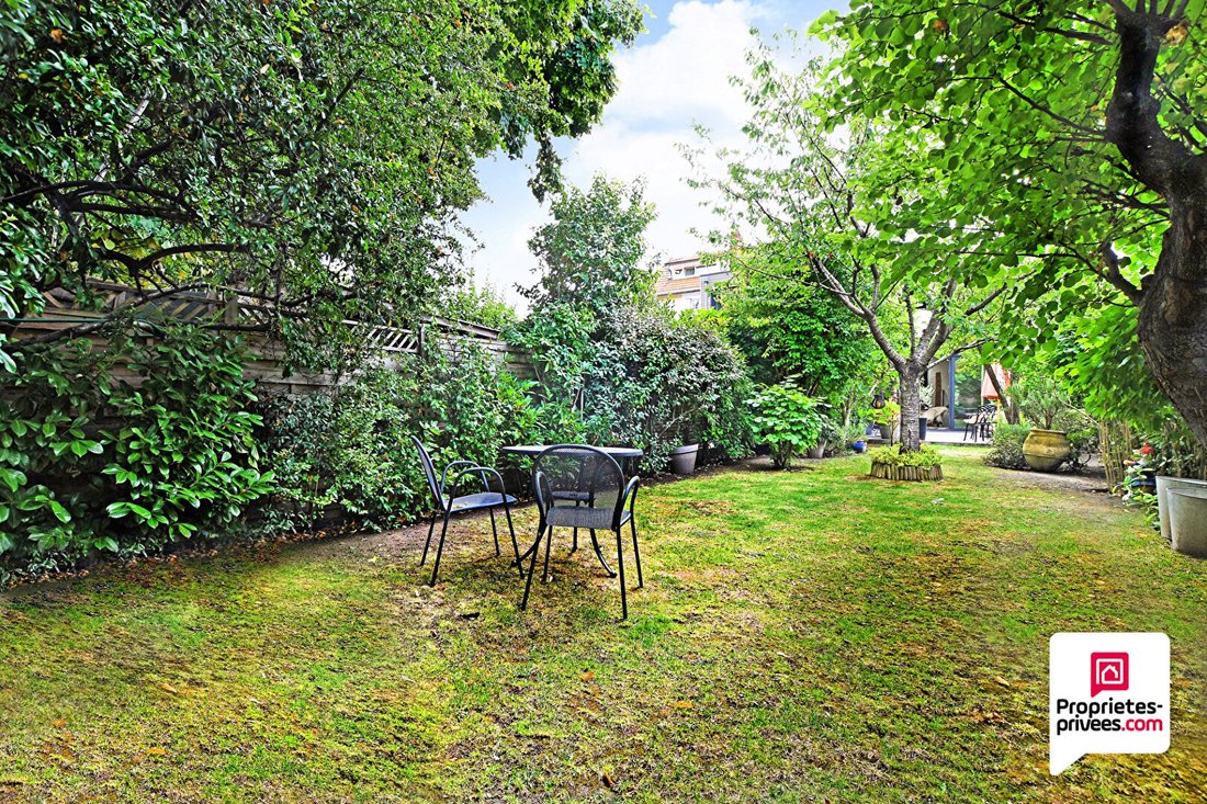 Villa in Nogent-sur-Marne, Ile-de-France, France 2 - 18405403