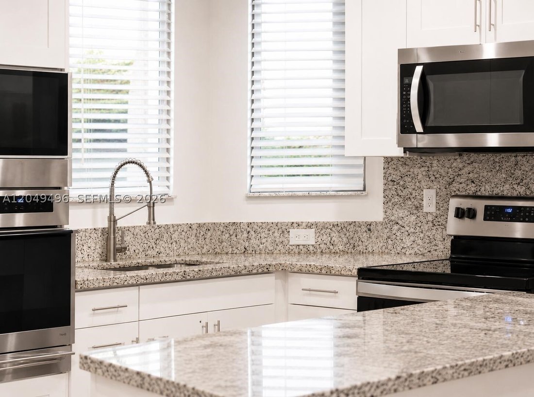 House in Miami, Florida, United States 5 - 18403378