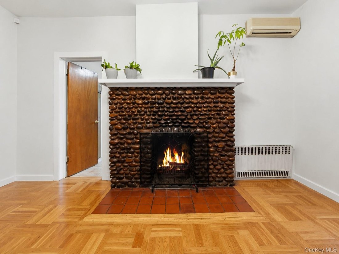 House in Yonkers, New York, United States 5 - 18410097