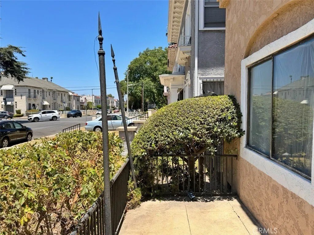 Los Angeles, California, United States 4 - 16525476
