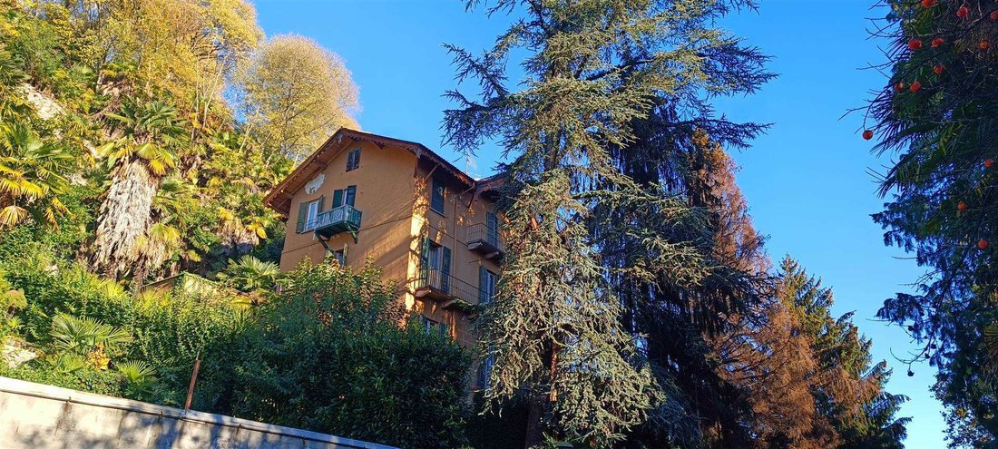 Villa in Arona, Piedmont, Italy 2 - 18286070
