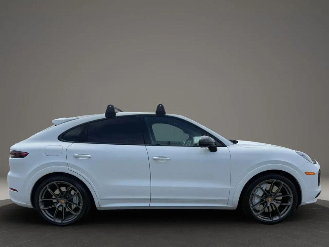 Suv in East Rochester, NY, United States 4 - 17083538
