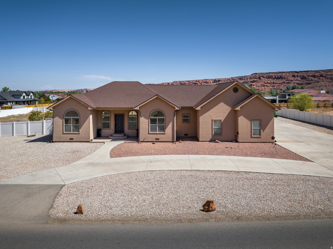 House in Moab, Utah, United States 2 - 18403177