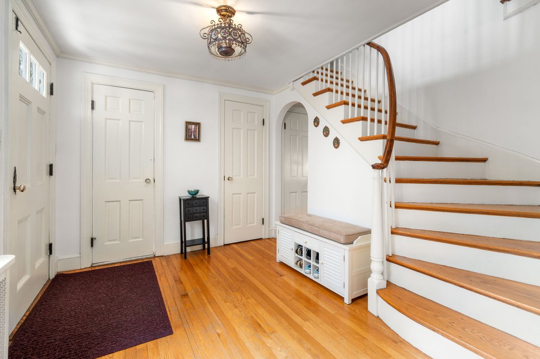 House in Medford, Massachusetts, United States 5 - 18402653