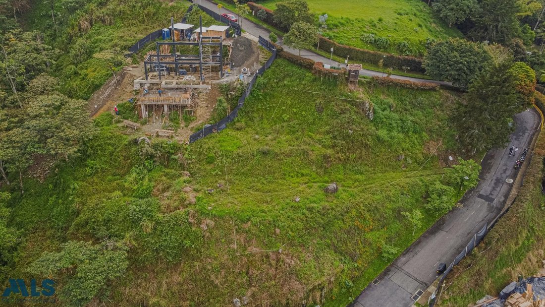 Land in Santa Elena, Antioquia, Colombia 3 - 18403729