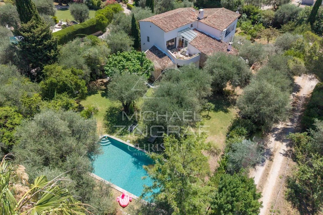 Villa à Tourrettes-sur-Loup, Provence-Alpes-Côte d'Azur, France 1 - 18404448