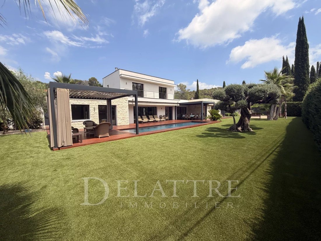 Villa in Opio, Provence-Alpes-Côte d'Azur, France 2 - 18413952