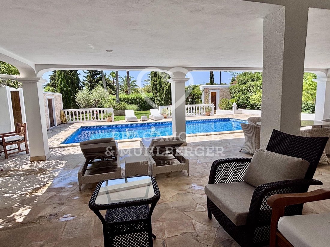 Villa in Sant Carles de Peralta, Santa Eularia des Riu, Balearic Islands 2 - 18412408