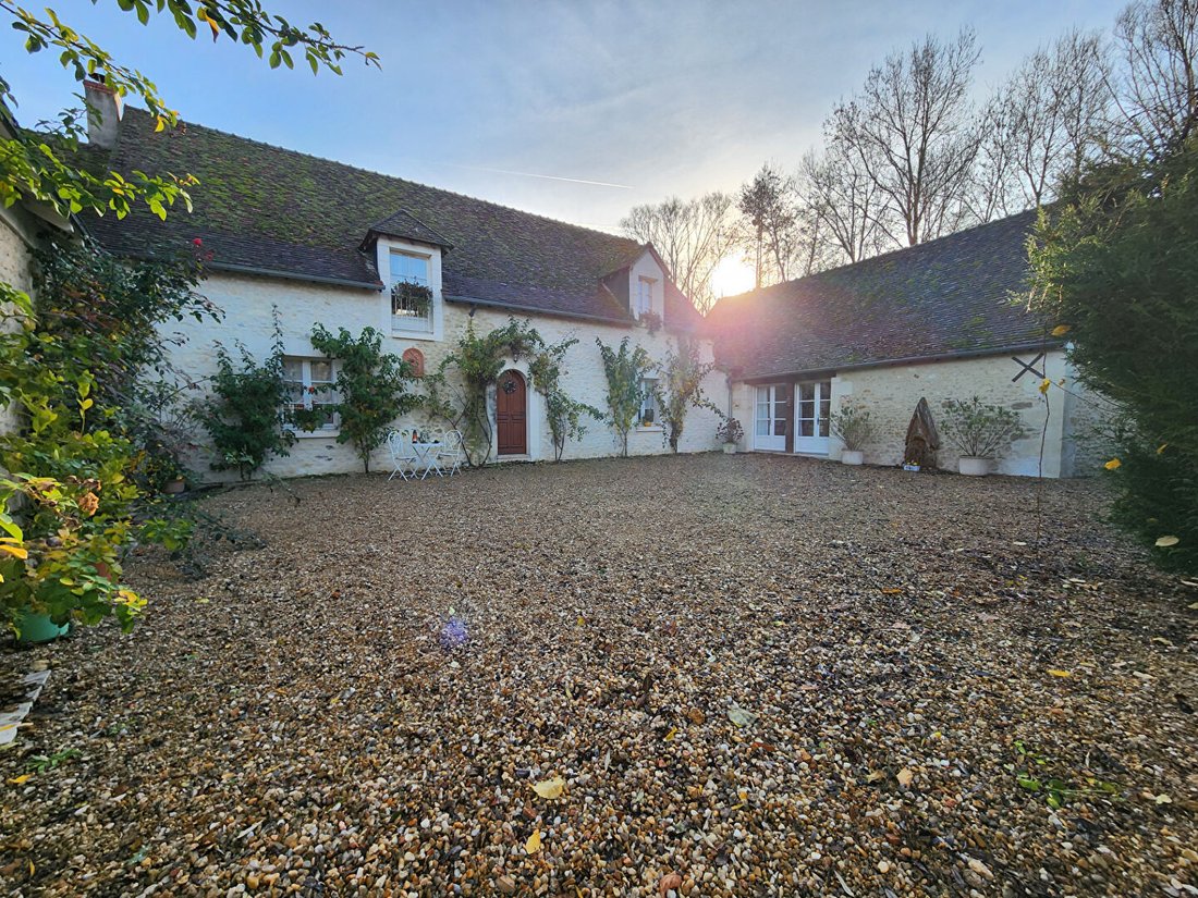 Villa in Saint-Jean-Saint-Germain, Centre-Val de Loire, France 2 - 18405408