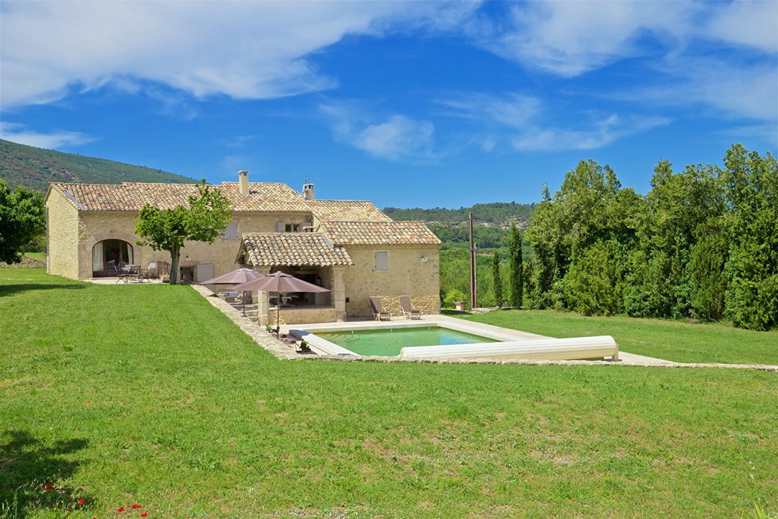 Villa in Bonnieux, Provence-Alpes-Côte d'Azur, France 1 - 18405629