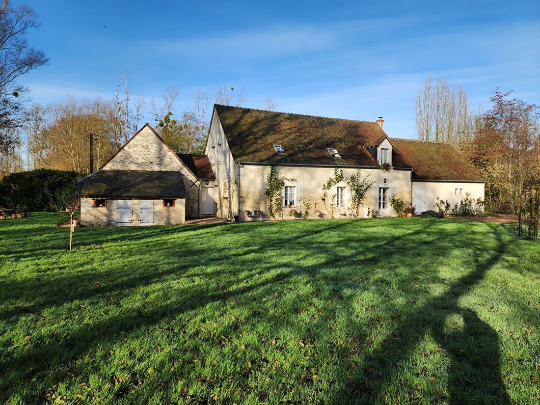 Villa in Saint-Jean-Saint-Germain, Centre-Val de Loire, France 3 - 18405408