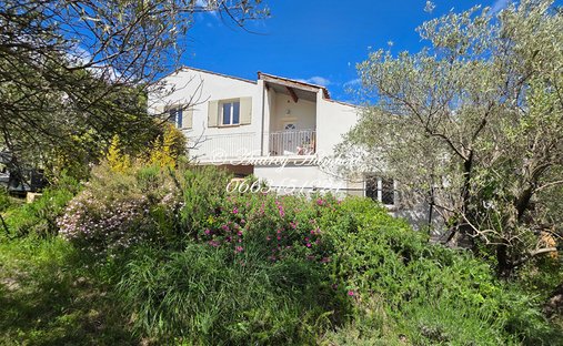 Villa in Villeneuve, Provence-Alpes-Côte d'Azur, France 1