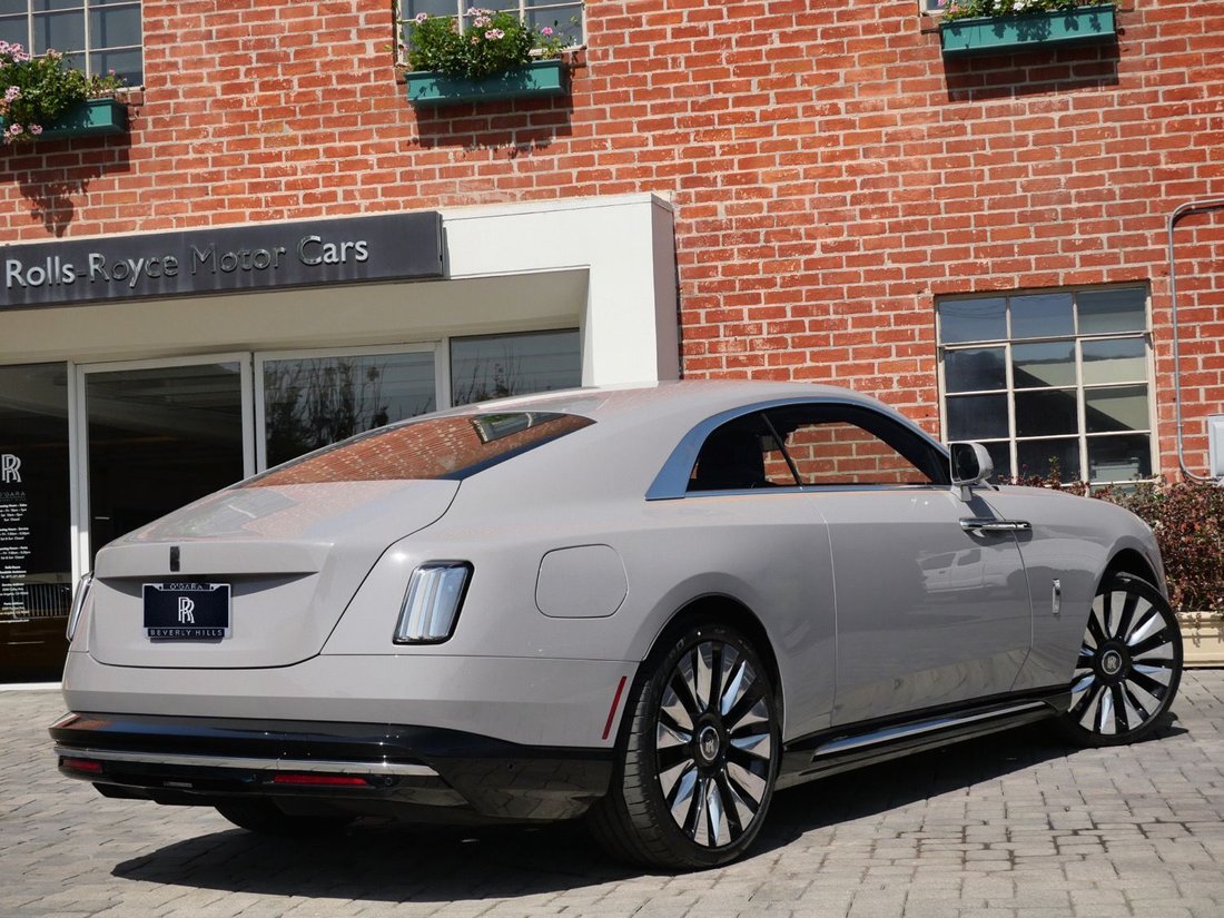 Coupe in Beverly Hills, CA, United States 2 - 18411935