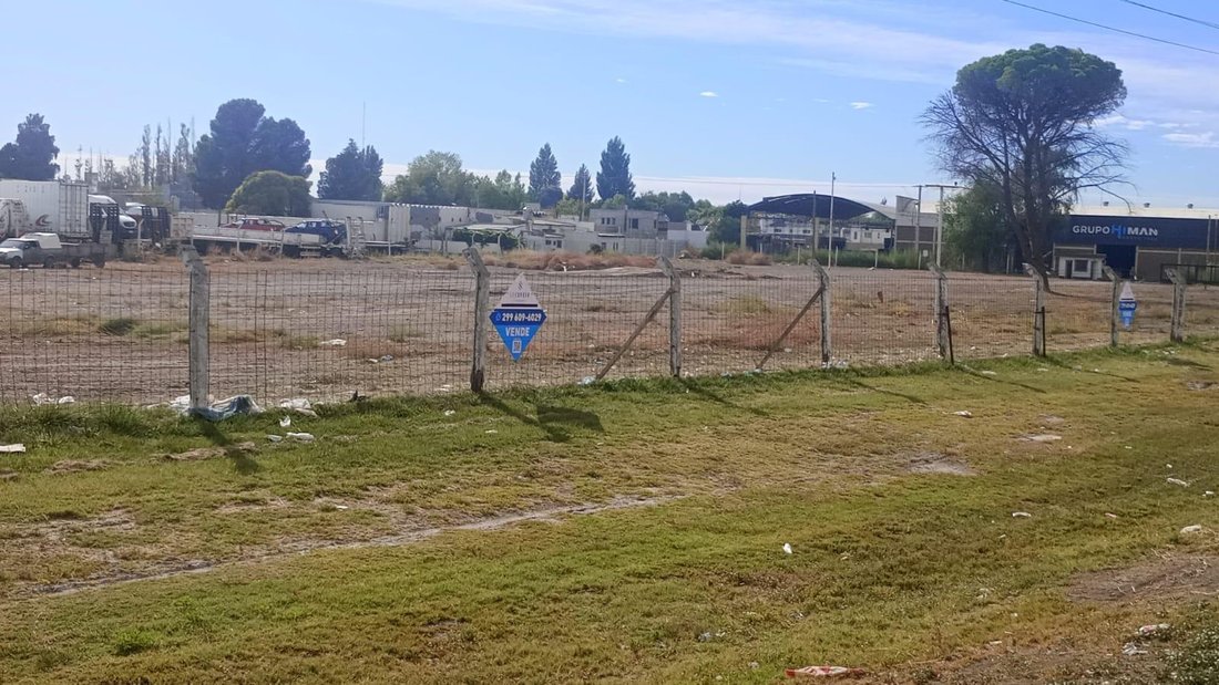 Land in Cipolletti, Río Negro, Argentina 2 - 18406597