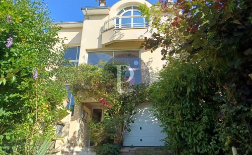 House in Bois de Verrieres-Vaupereux, Verrières-le-Buisson, France 1