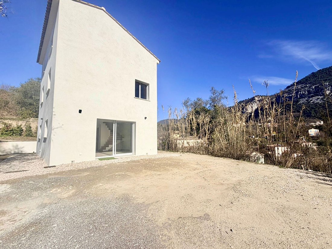 Villa in Tourrette-Levens, Provence-Alpes-Côte d'Azur, France 5 - 18405357
