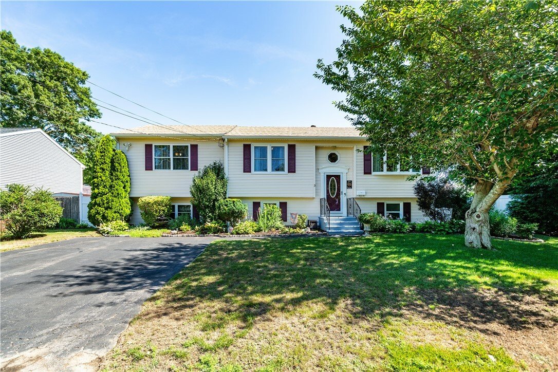 House in Warwick, Rhode Island, United States 1 - 18414637