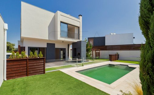 House in Setubal (Sao Sebastiao), Setubal, Portugal 1