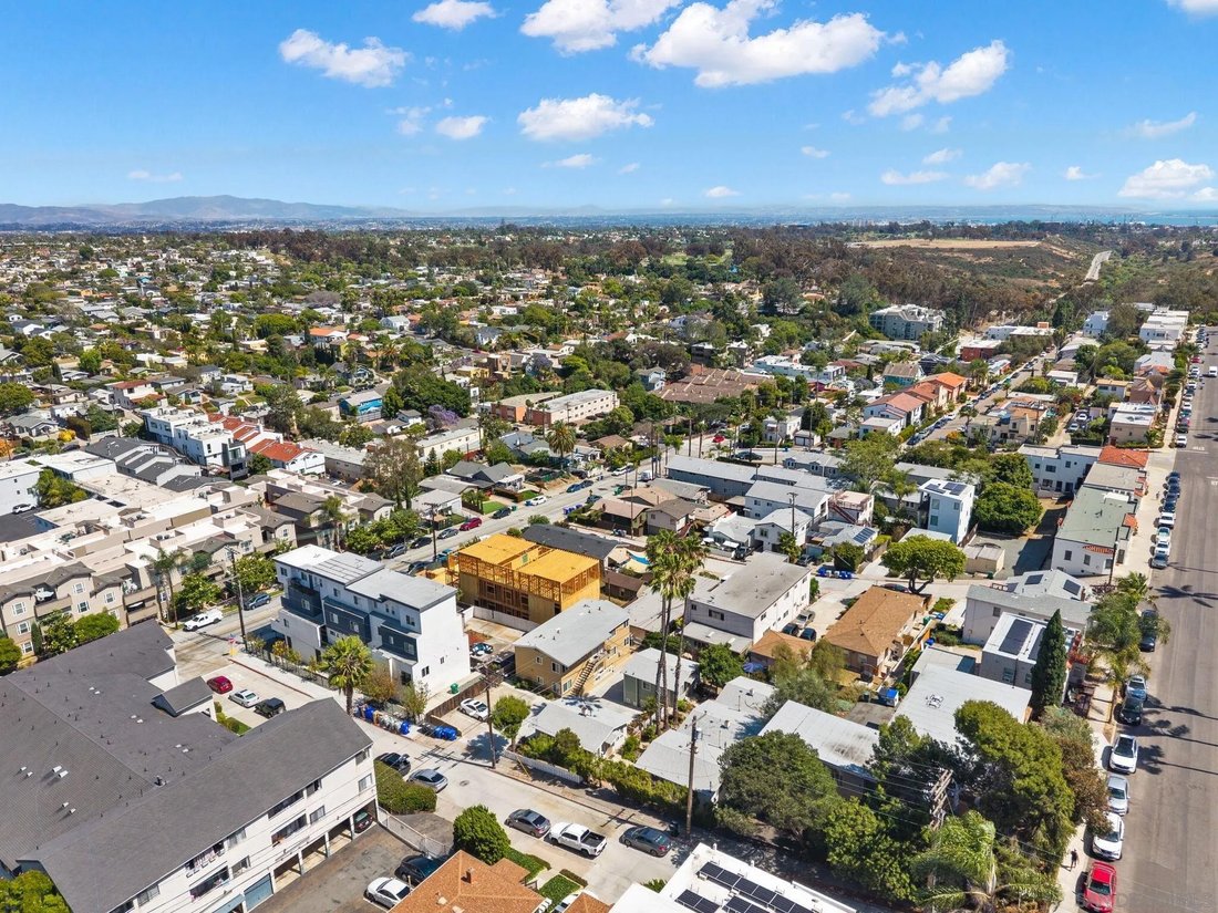 San Diego, California, United States 2 - 18408395
