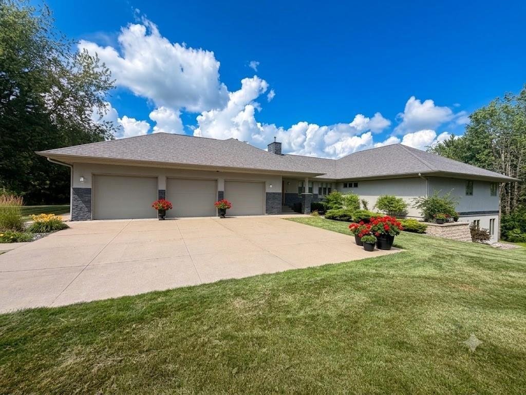House in Eau Claire, Wisconsin, United States 3 - 18403298