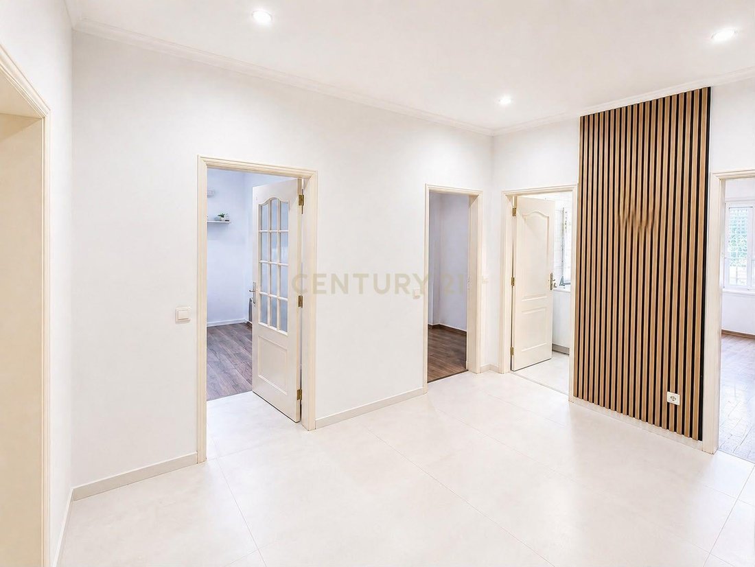 Apartment in Sao Domingos de Benfica, Lisbon, Portugal 2 - 18123520