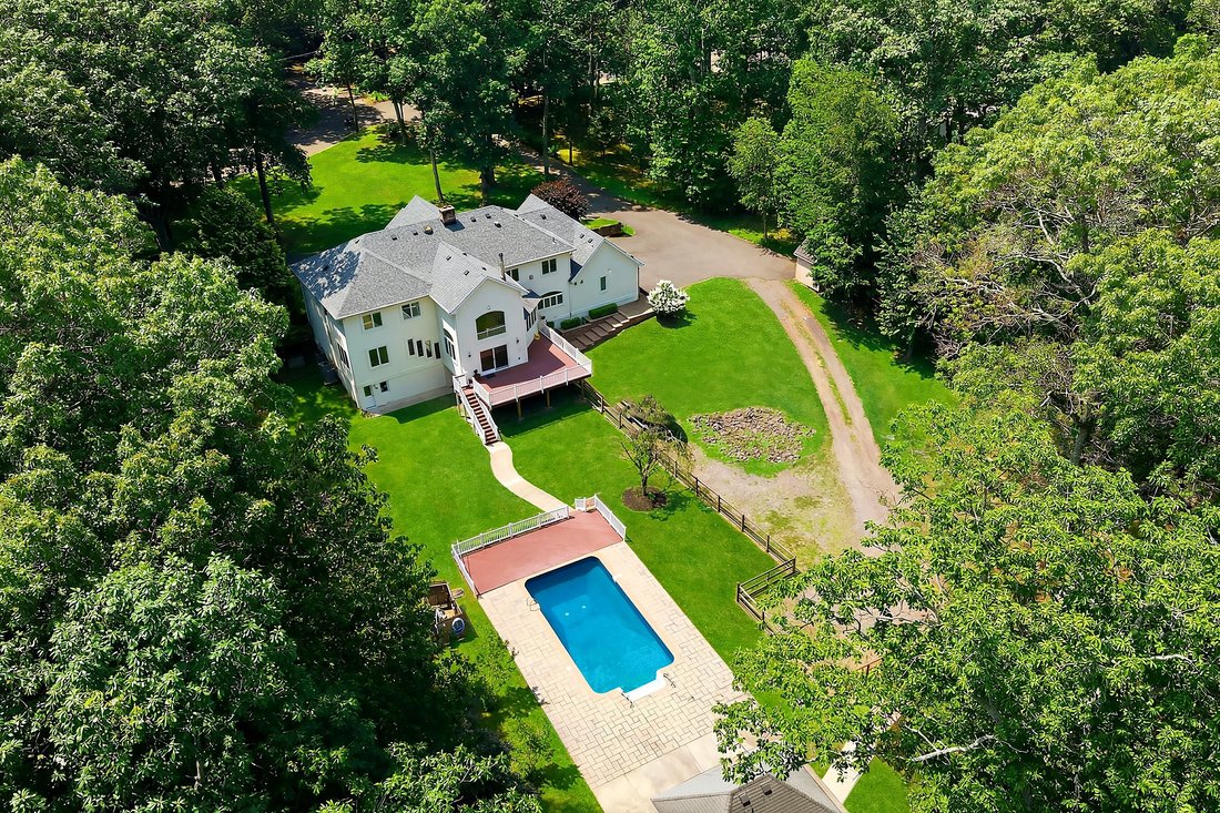 House in Colts Neck, New Jersey, United States 2 - 18405292