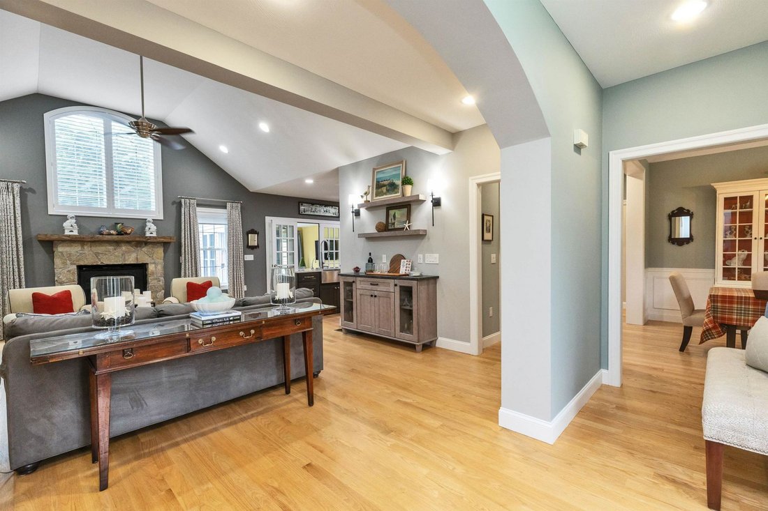 House in Deerfield, New Hampshire, United States 5 - 18416015