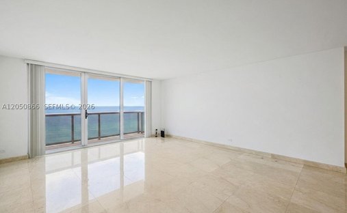 Condo in Miami Beach, Florida, United States 1