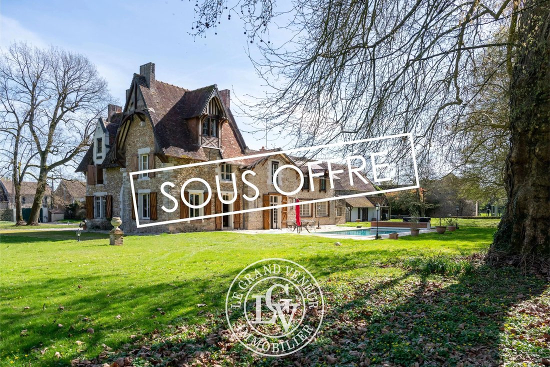 Estate in Champeaux, Ile-de-France, France 1 - 17694869