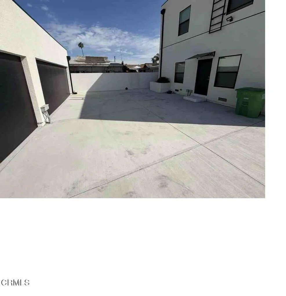Inglewood, California, United States 5 - 18416487