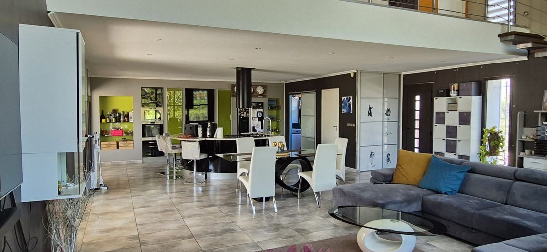 Villa in Paulhan, Occitania, France 5 - 18405888
