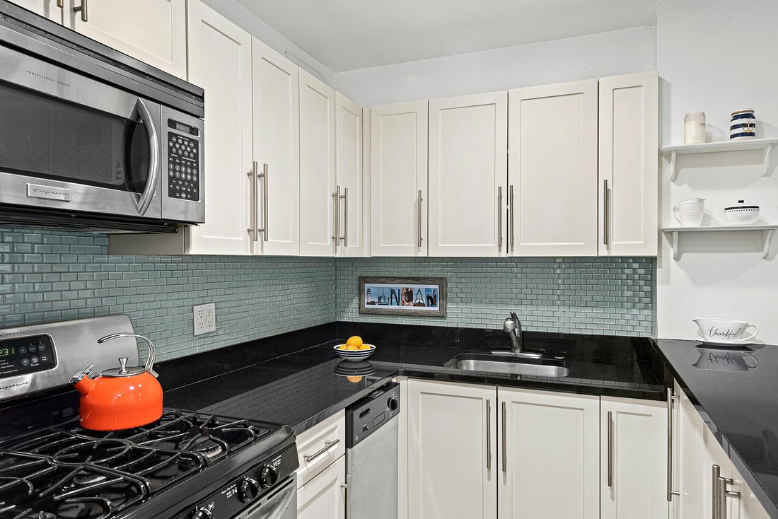 Co Op in New York, New York, United States 5 - 18407374