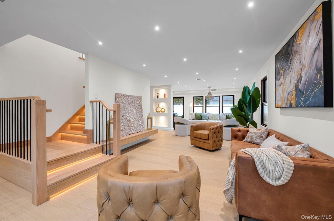 House in Levittown, New York, United States 3 - 18379625