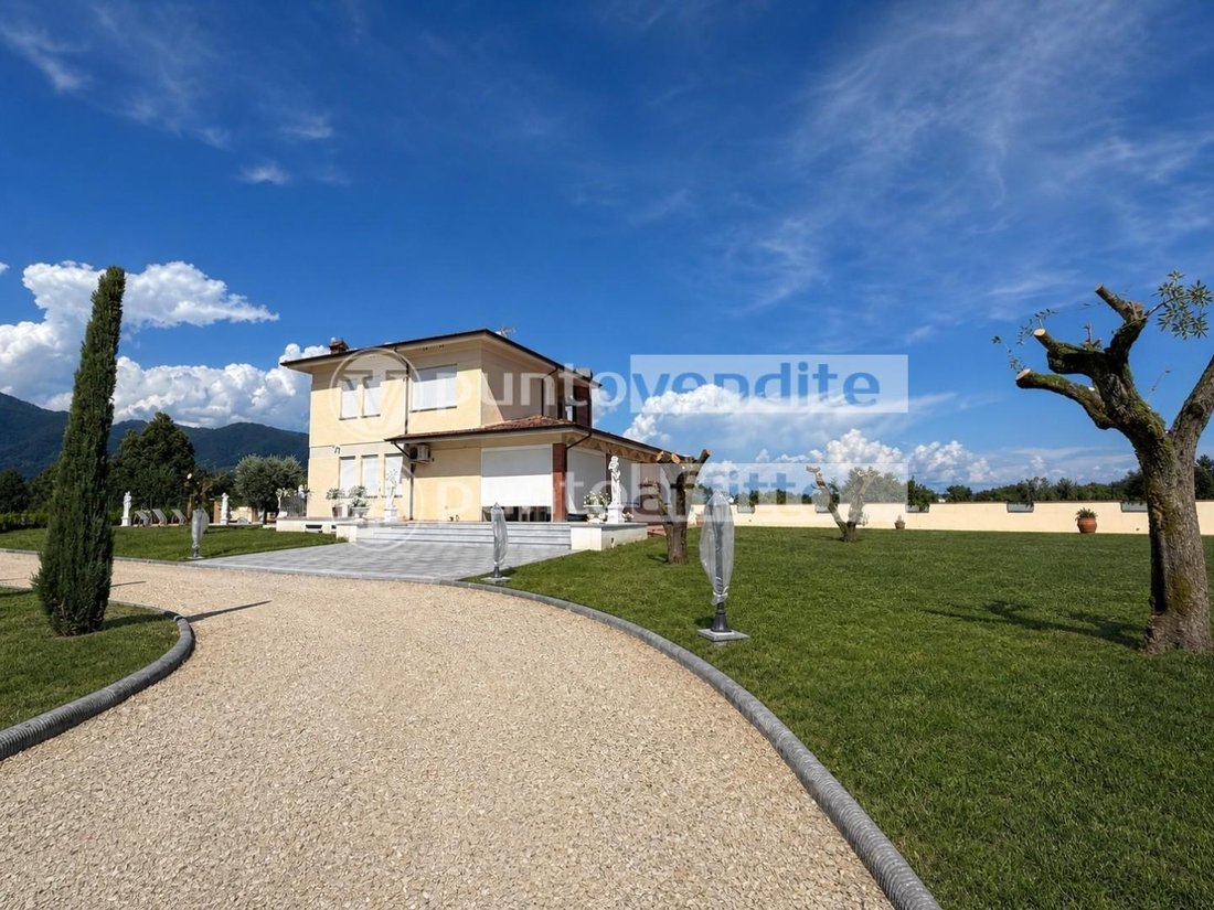 Villa in Lammari, Capannori, Tuscany 3 - 18407606