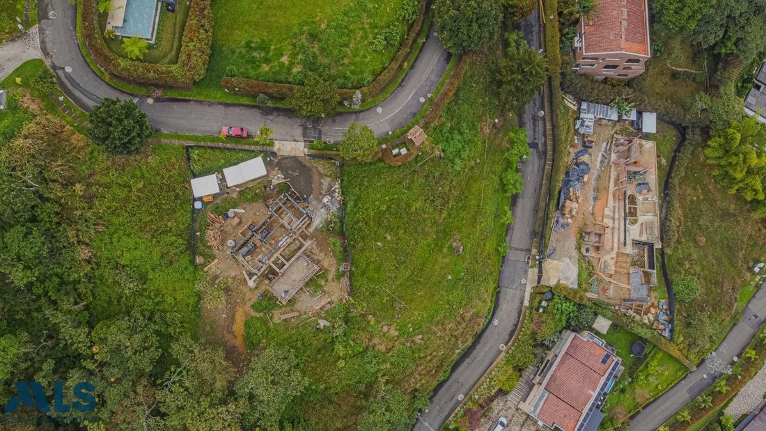 Land in Santa Elena, Antioquia, Colombia 2 - 18403729