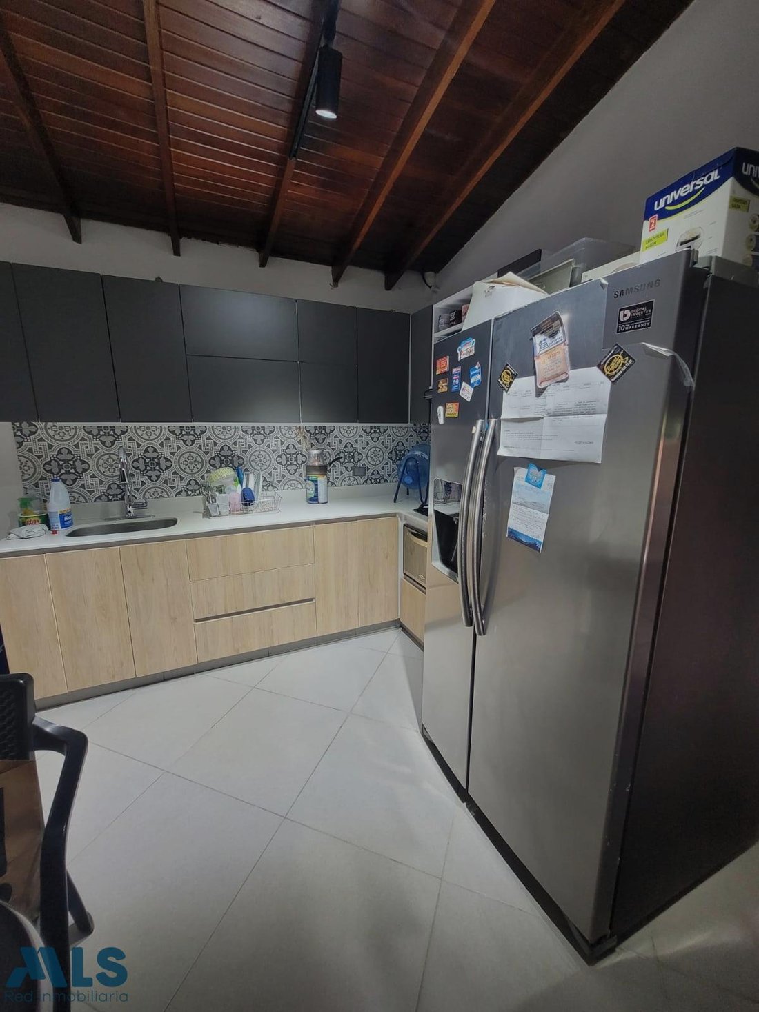 House in Medellín, Colombia 4 - 18403409