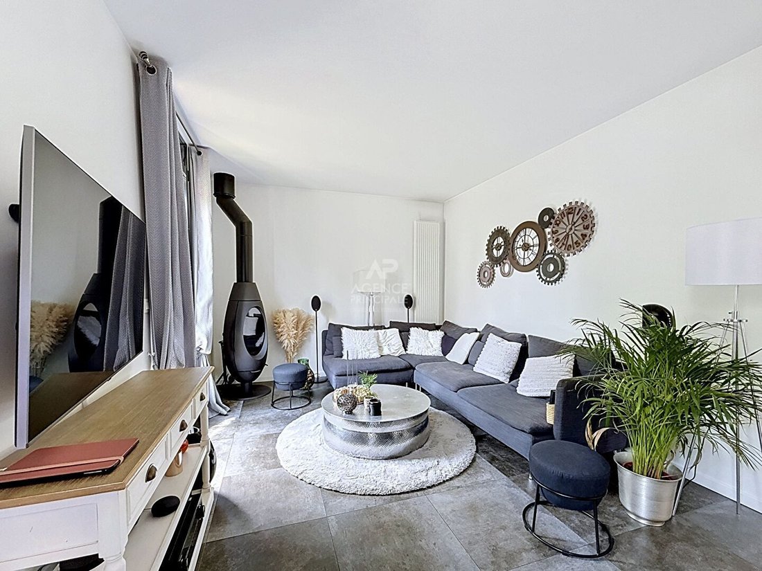 House in Chatou, Ile-de-France, France 3 - 18407451
