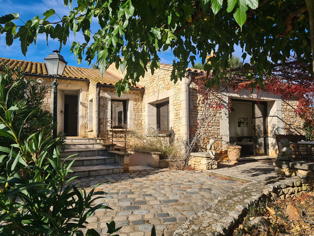 Villa in Roussillon, Provence-Alpes-Côte d'Azur, France 1 - 18405521