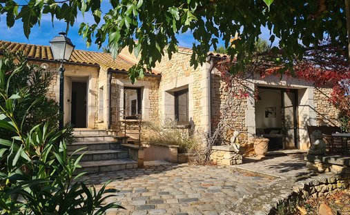 Villa in Roussillon, Provence-Alpes-Côte d'Azur, France 1