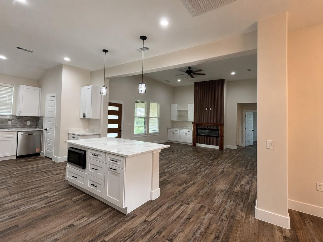 House in Elgin, Texas, United States 5 - 18414833