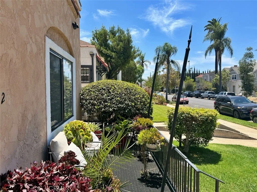 Los Angeles, California, United States 2 - 16525476