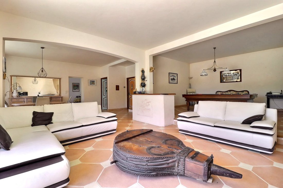 Villa in Solliès-Ville, Provence-Alpes-Côte d'Azur, France 5 - 18409519