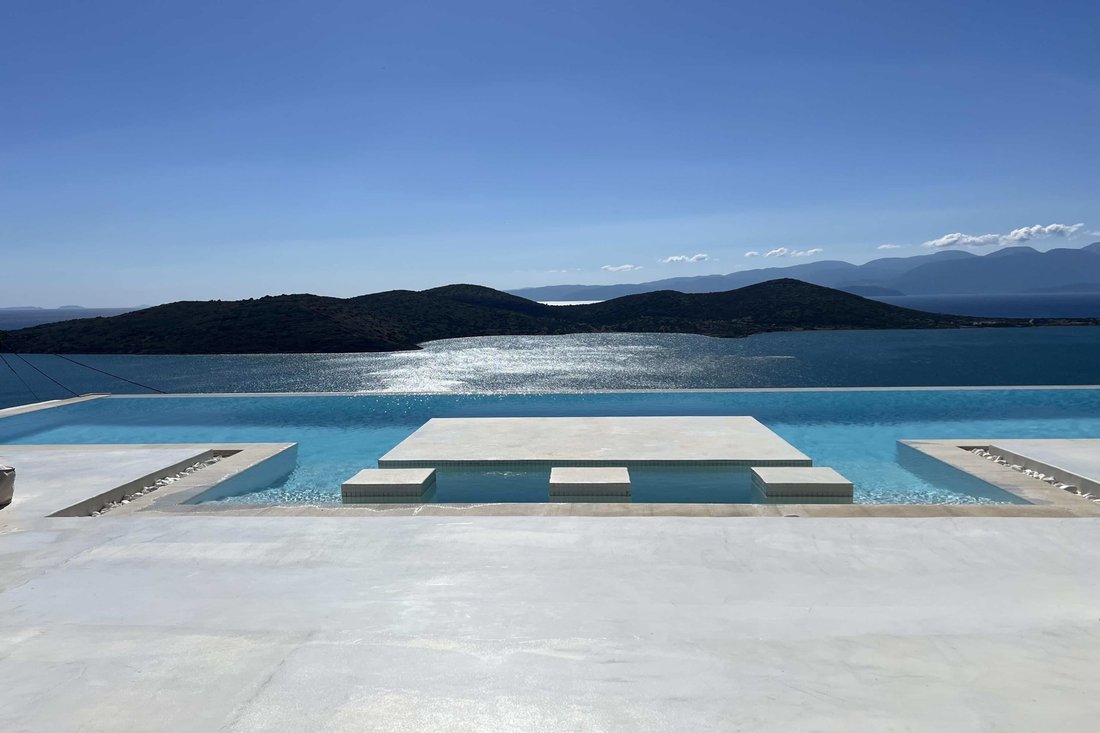 Villa in Community of Elounta, Agios Nikolaos Municipal Unit, Greece 2 - 18403633