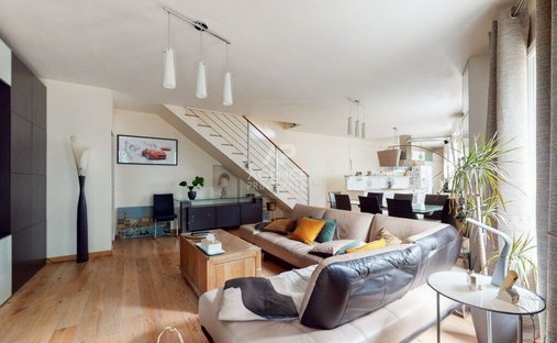 House in Plateau Ouest, Suresnes, France 1