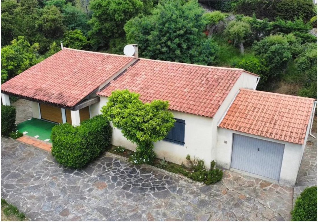 Villa in La Croix-Valmer, Provence-Alpes-Côte d'Azur, France 1 - 18405876