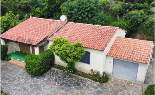 Villa in La Croix-Valmer, Provence-Alpes-Côte d'Azur, France 1