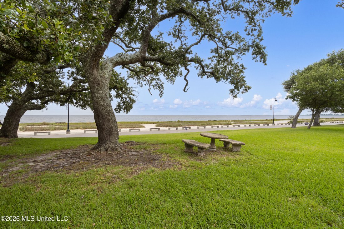 House in Pascagoula, Mississippi, United States 3 - 18402714