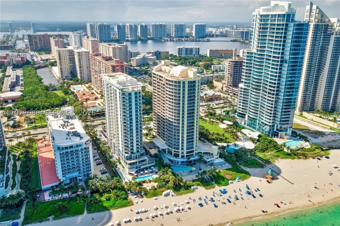 Condo in Sunny Isles Beach, Florida, United States 2 - 18012877