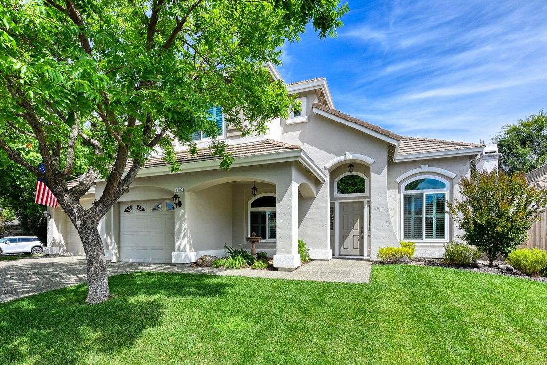 Roseville, California, United States 1 - 18412205