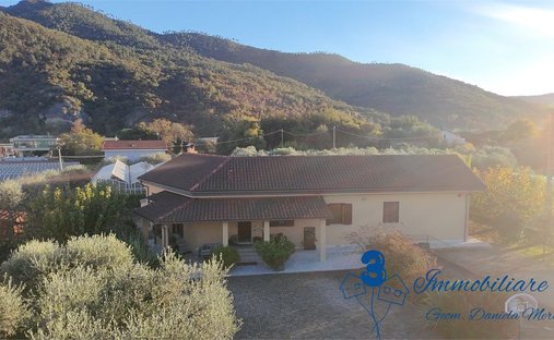 Villa in Villanova d'Albenga, Liguria, Italy 1